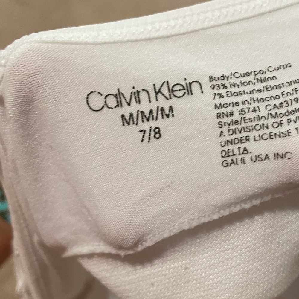 2 calvin klein bras - Picture 2 of 4